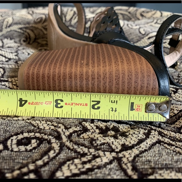 Fergalicious Block Heel Sandals! - Picture 3 of 3